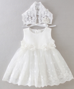 VESTIDO CON APLICACIONES DE FLORES Y GORRO